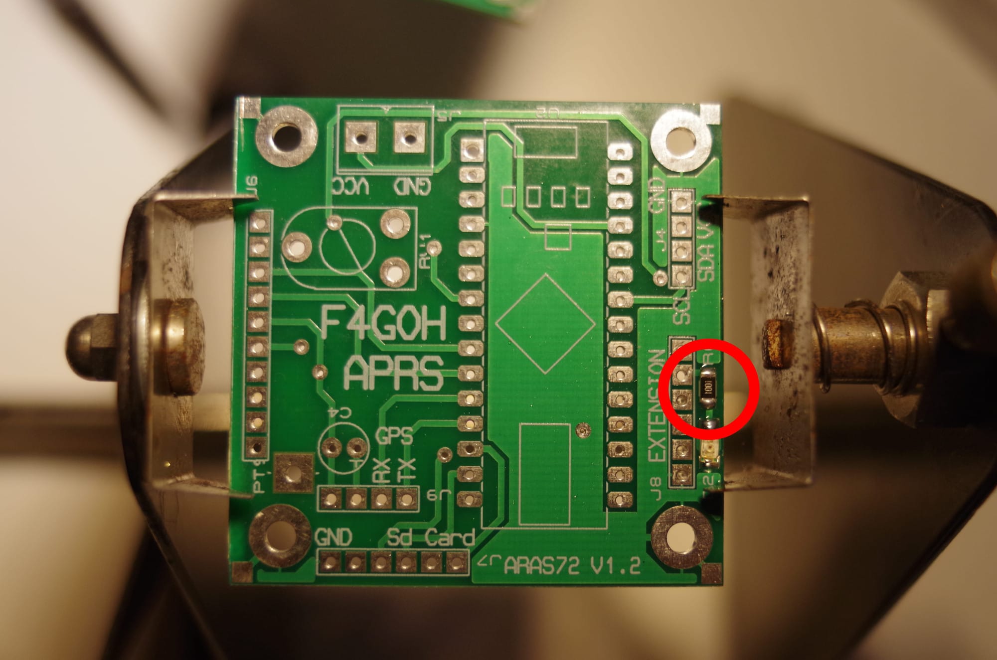 arduino PCB with resistors highlighted